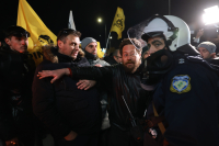 Απόβαση τρακτέρ στον ΟΣΕ Θεσσαλονίκης: Ένταση με την αστυνομία