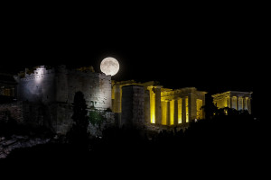 Πανσέληνος: Το πιο όμορφο φεγγάρι της χρονιάς (pics)