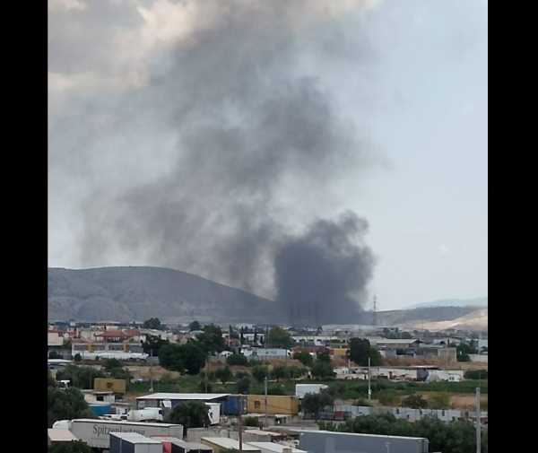 Νέα φωτιά τώρα στον Ασπρόπυργο, κοντά στο φλεγόμενο εργοστάσιο ανταλλακτικών