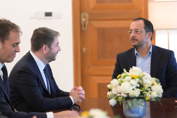 Τηλεφωνική επικοινωνία Ανδρουλάκη - Χριστοδουλίδη