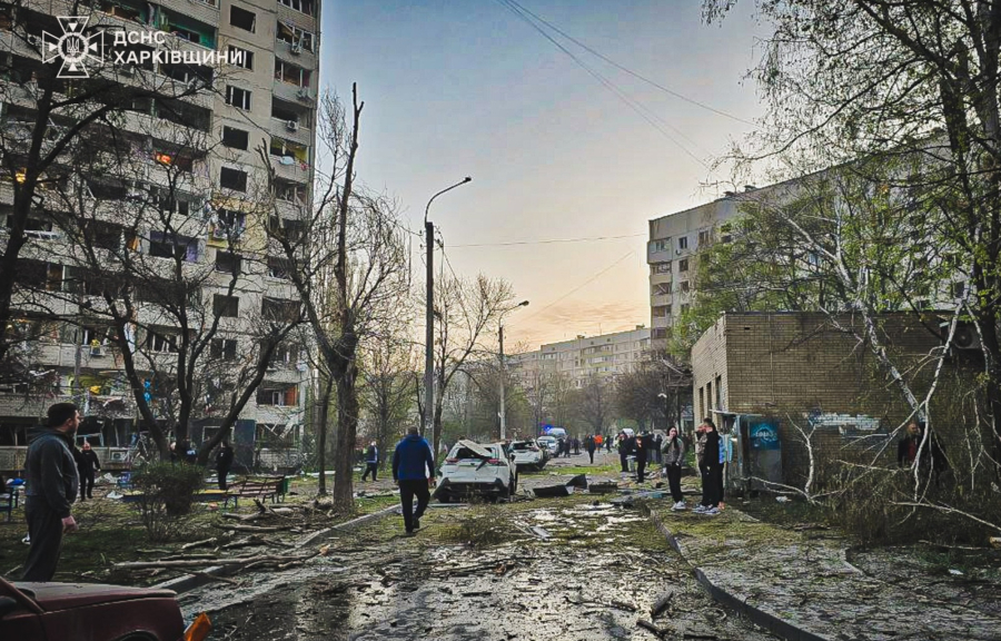 Συνεχίζονται οι ρωσικές επιθέσεις στην Ουκρανία παρά την «εκεχειρία Πούτιν»: «Κάνουν τους ειρηνευτές»