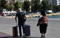 Τριήμερο Αγίου Πνεύματος: Κορυφώνεται η έξοδος των εκδρομέων - Γεμάτα πλοία και ΚΤΕΛ