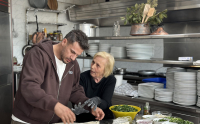 «Akis’ Food Tour»: Το γευστικό tour του Άκη Πετρετζίκη συνεχίζεται στο Αγρίνιο