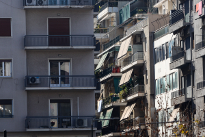 Έρχεται πρόγραμμα ανακαίνισης κατοικιών με επιδότηση έως 80%