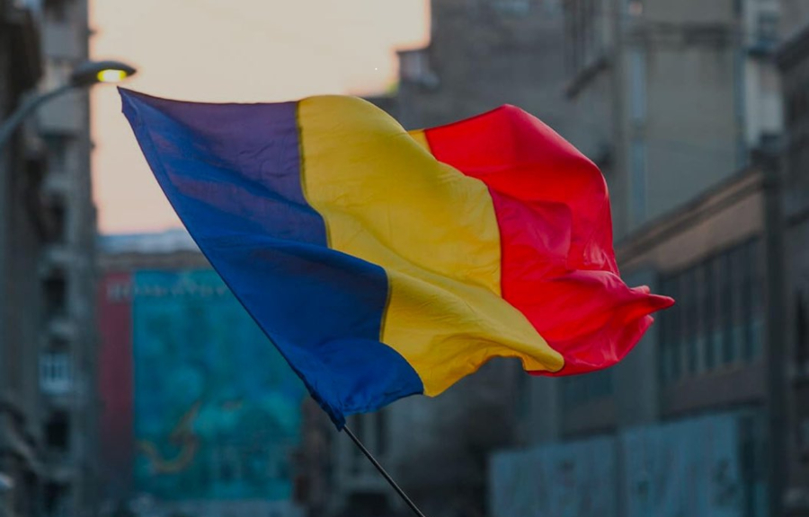 Εκλογές στη Ρουμανία: Στις κάλπες για τον α' γύρο - Φόβος για επικράτηση της ακροδεξιάς