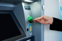 Δανείστηκε 130.000 ευρώ στα 72 της - Σήμερα είναι 97 και η τράπεζα ζητά 455.000 ευρώ