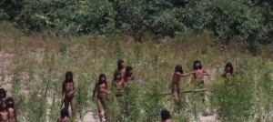 Σπάνιο βίντεο αποκαλύπτει απομονωμένη φυλή στον Αμαζόνιο