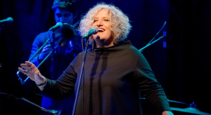 Η Μάρθα Φριντζήλα στο Dnews: «Ο καλλιτέχνης οφείλει να καθρεφτίζει την εποχή του»