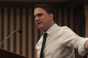 Tσουκαλάς για Μαρινάκη: Ας δει τα έγγραφα από την εκπομπή του Ευαγγελάτου μπας και «φρεσκάρει» τη μνήμη του