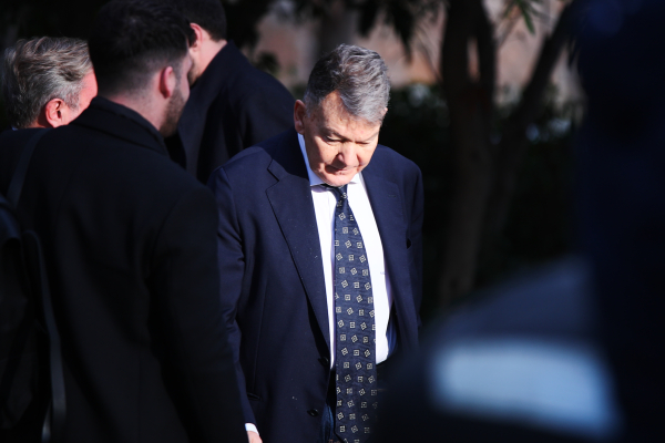 Ο γιος του Αλέξη Κούγια και η Εύη Βατίδου μιλούν για την κατάσταση της υγείας του (βίντεο)