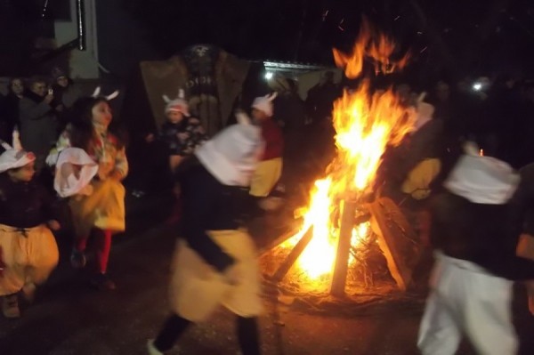 Αναβίωσε και φέτος η «Σάγια» στη Νέα Καρβάλη