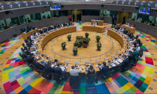 «Εφοδος» της Λαγκάρντ στη Σύνοδο Κορυφής: Κάνετε λίγα, πολύ αργά