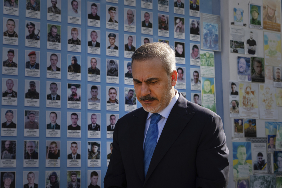 Η Τουρκία προτείνει να φιλοξενήσει μια συνάντηση Πούτιν - Ζελένσκι - Τραμπ