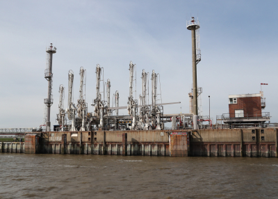 «Ναυμαχίες» για το LNG μετά τη μείωση της παροχής φυσικού αερίου από τη Ρωσία