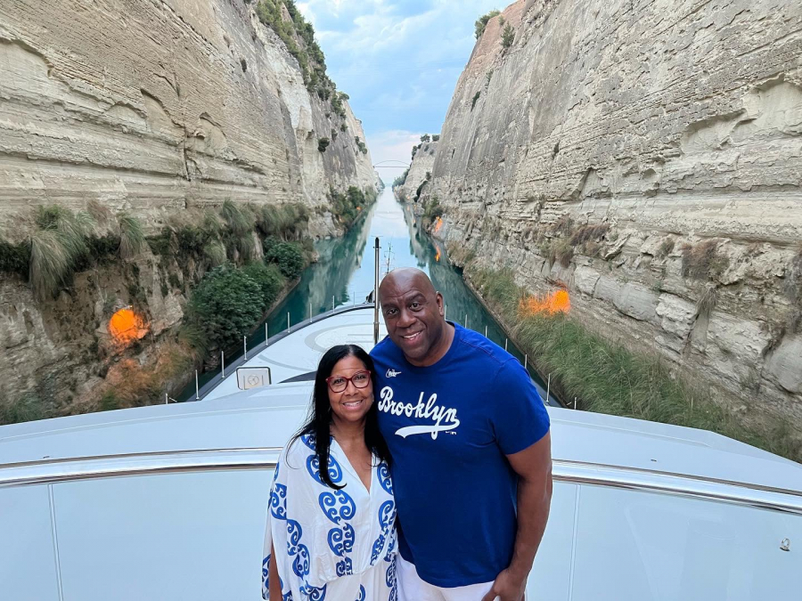 Ο Κυριάκος Μητσοτάκης... τα είπε με τον «λάτρη» της Ελλάδας και μύθο του NBA, Μάτζικ Τζόνσον