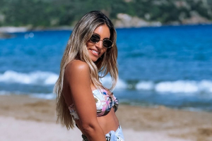 Αθηνά Οικονομάκου: Αφέθηκε στα χέρια της κόρης της - Το μακιγιάζ της Σιέννα