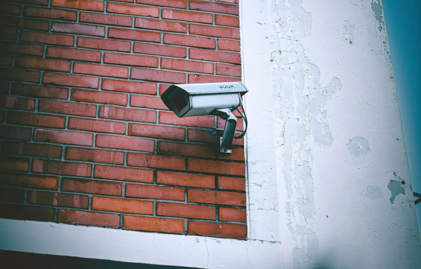 Θεσσαλονίκη: Διαρρήκτες προσπάθησαν να διαφύγουν και έπεσαν από μπαλκόνι έξι μέτρων