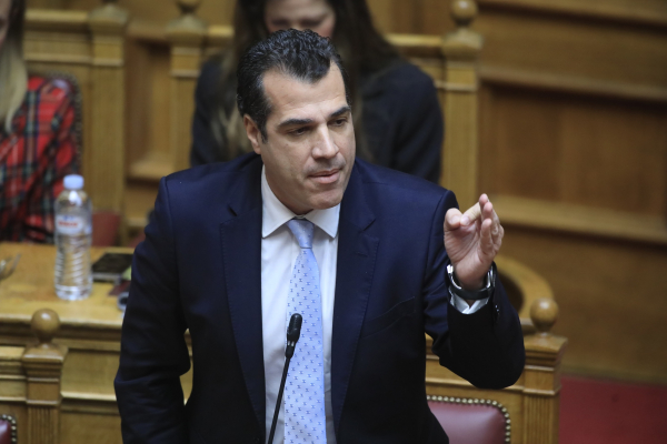 «Εσείς πιστεύετε τους διακινητές»!