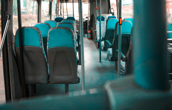 Απίστευτο: Τι ξεχνούν συνήθως οι επιβάτες σε λεωφορεία και μετρό - Μια μάνα άφησε το... παιδί της