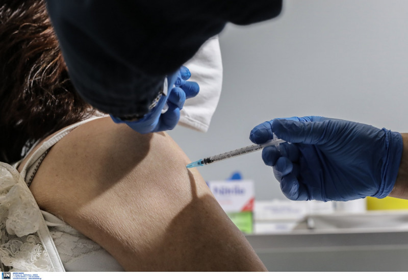 Θεοδωρίδου: Να εμβολιαστούν και αυτοί που έχουν νοσήσει, τι γίνεται αν καθυστερήσει η 2η δόση