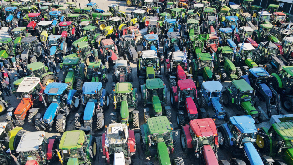 Συναγερμός στο Μαξίμου μετά την «πόρτα» αγροτών: Διάλογος τέλος, προ των πυλών σύγκρουση