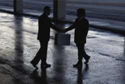 295 έλεγχοι έφεραν στο φως «μαύρες» καταθέσεις δημοσίων υπαλλήλων