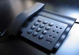 Ποιες υπηρεσίες εξαιρούνται από τα τέλη συνδρομητών σταθερής τηλεφωνίας