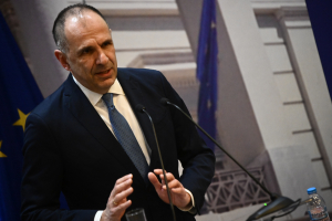 Γεραπετρίτης: Νέο ταξίδι σε Ισραήλ και Γάζα - Ελληνική πρωτοβουλία για τα παιδιά της Παλαιστίνης