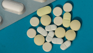 Μικρά παιδιά δηλητηριάζονται με κοινά παυσίπονα: Τι πρέπει να προσέχουν οι γονείς