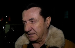 Λευτέρης Πανταζής: Η πρώτη δημόσια εμφάνιση μετά την περιπέτεια με την υγεία του (βίντεο)