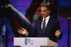 Η ομιλία Μητσοτάκη στη ΔΕΘ: Μείωση 2 μονάδες για τους φορολογικούς συντελεστές, όσα είπε για ΕΝΦΙΑ και ΦΠΑ (Liveblog)