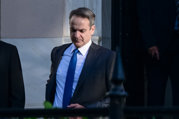 Παραμένουμε...Ελλάδα: Το φιάσκο με τις πληρωμές εκθέτει τον Μητσοτάκη