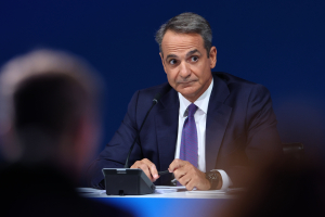 Αρχίζει η μάχη των δημοσκοπήσεων