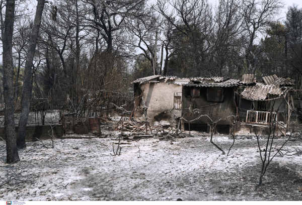 Διαψεύδουν ότι η φωτιά στη Βαρυμπόμπη προήλθε από έκρηξη σε μετασχηματιστή, Σκρέκας, ΑΔΜΗΕ και ΔΕΔΔΗΕ