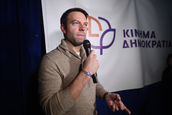 «Πυρά» Κασσελάκη για Καραχάλιο - «Να αφήσει τις οικογένειες των Τεμπών ήσυχες»