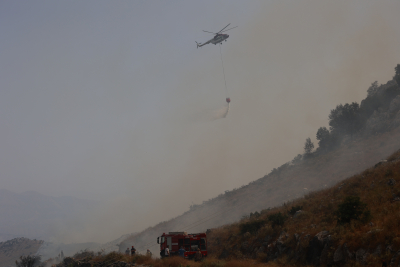 Εκτός ελέγχου οι φωτιές σε Ρόδο και Εύβοια: Μαζικές εκκενώσεις οικισμών, οι εξελίξεις σε όλα τα μέτωπα