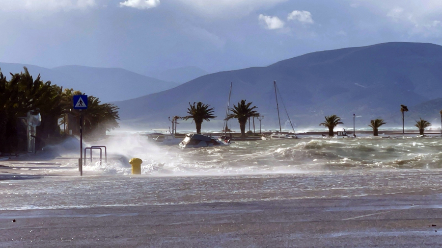 «Κόκκινος συναγερμός» για έξι περιφέρειες ενόψει της σφοδρής κακοκαιρίας που αναμένεται αύριο 26/1