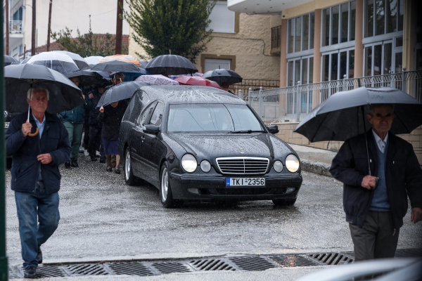 «Βιολάντα»: Πόνος και οργή στις κηδείες των θυμάτων της φονικής έκρηξης - Σπαράζουν τα λόγια των παιδιών τους