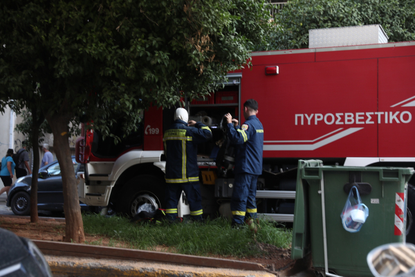 Φωτιά τώρα σε διαμέρισμα στην Κυψέλη