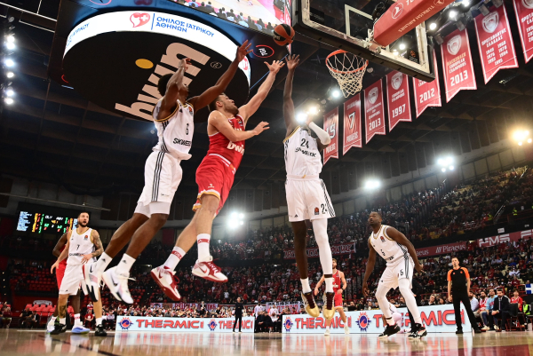 Ολυμπιακός - Βιλερμπάν: 94 - 92 με υπογραφή Ουόκαπ