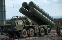 Λαβρόφ για S-400: Η Ρωσία θα εξετάσει τη μεταφορά τους από την Τουρκία υπό όρους