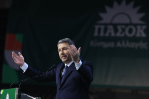 Ανδρουλάκης: Στη Βαρκελώνη για το συνέδριο Παγκόσμιας Προοδευτικής Κινητοποίησης - Η selfie με τον Σάντσεθ