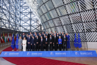 Politico: Οι ηγέτες της ΕΕ ανίκανοι να δράσουν, με δύο πολέμους στο κατώφλι τους