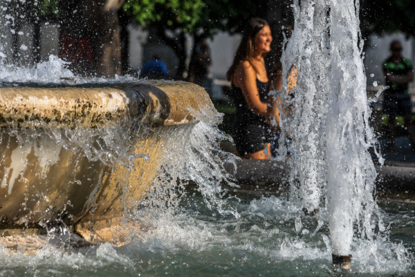 Καύσωνας «Κλέων»: Σε δυτική Ελλάδα και νότια Κρήτη τα θερμόμετρα «έγραψαν» 40άρια
