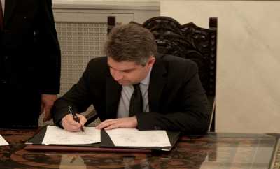 Κωνσταντινόπουλος: «Δεν θα κατεβάσουμε τα παντελόνια για να έρθει η τρόικα»