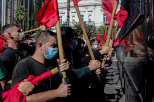 Επεισόδια στο φοιτητικό συλλαλητήριο στο κέντρο της Αθήνας - Δύο τραυματίες (pics)