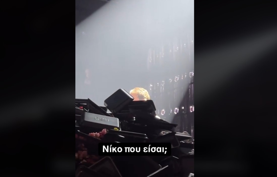 «Χάθηκε» από τα πανέρια με γαρύφαλλα στην πίστα ο Νίκος Οικονομόπουλος