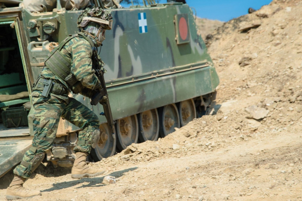 Ένοπλες Δυνάμεις: Αυτό είναι το νέο μισθολόγιο - Οι αυξήσεις για Ταγματάρχη και Λοχαγό (Παραδείγματα)