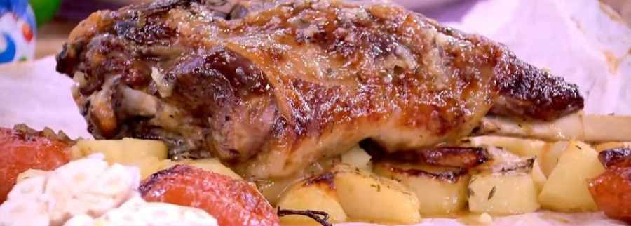 Αρνί στο φούρνο με πατάτες - Η κλασική συνταγή