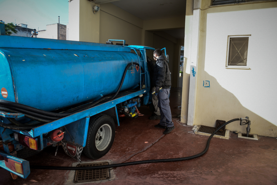 Θεσσαλονίκη: Οδηγός βυτιοφόρου έκλεβε καύσιμα και μετά τα πωλούσε